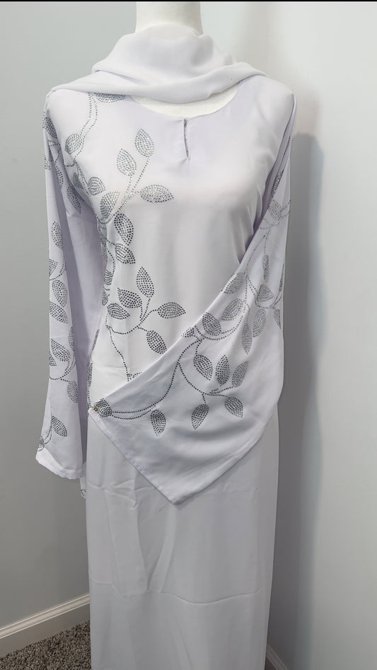 white closed abaya